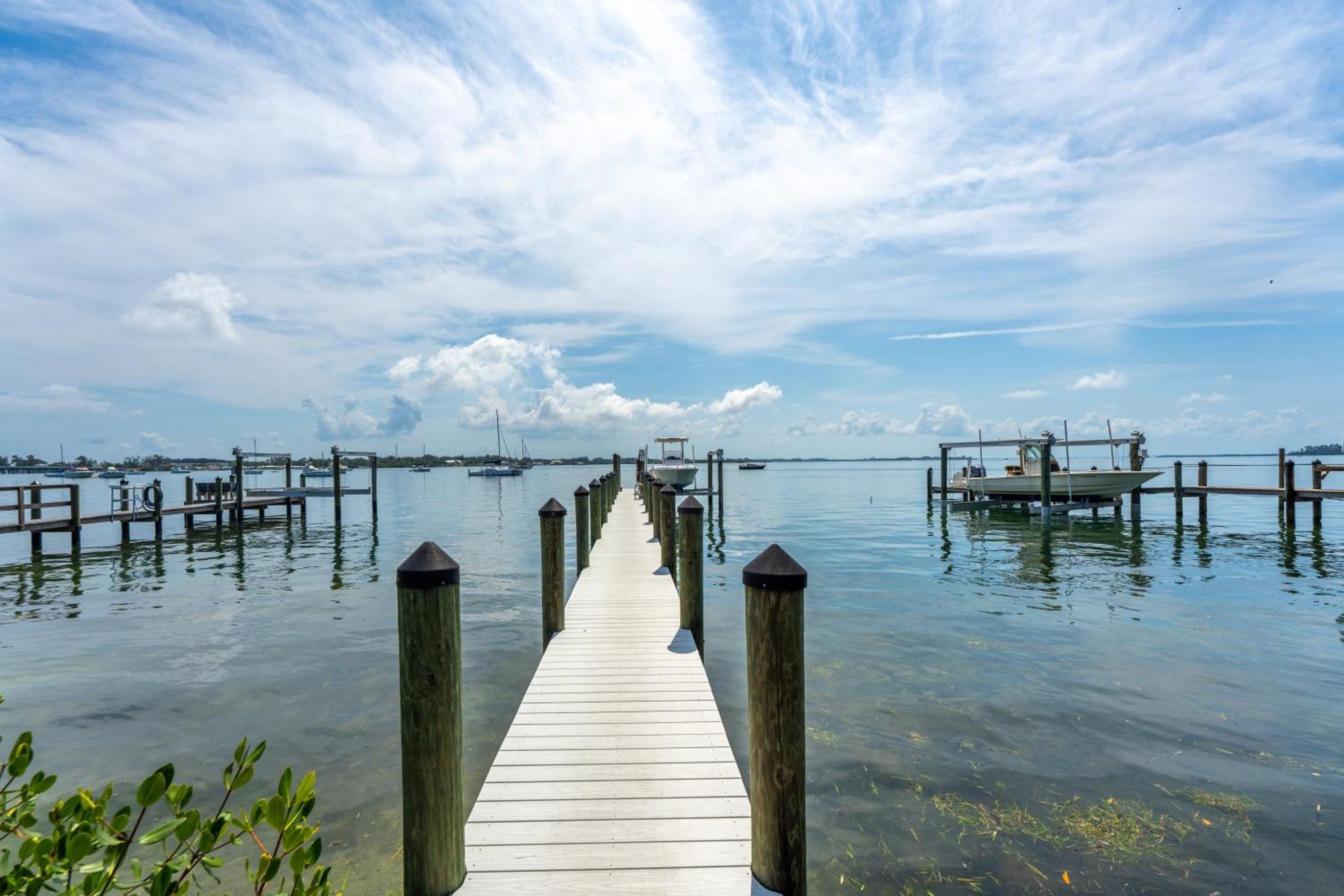 Tides Inn On The Bay Vacation Homes Bradenton Beach Exterior photo