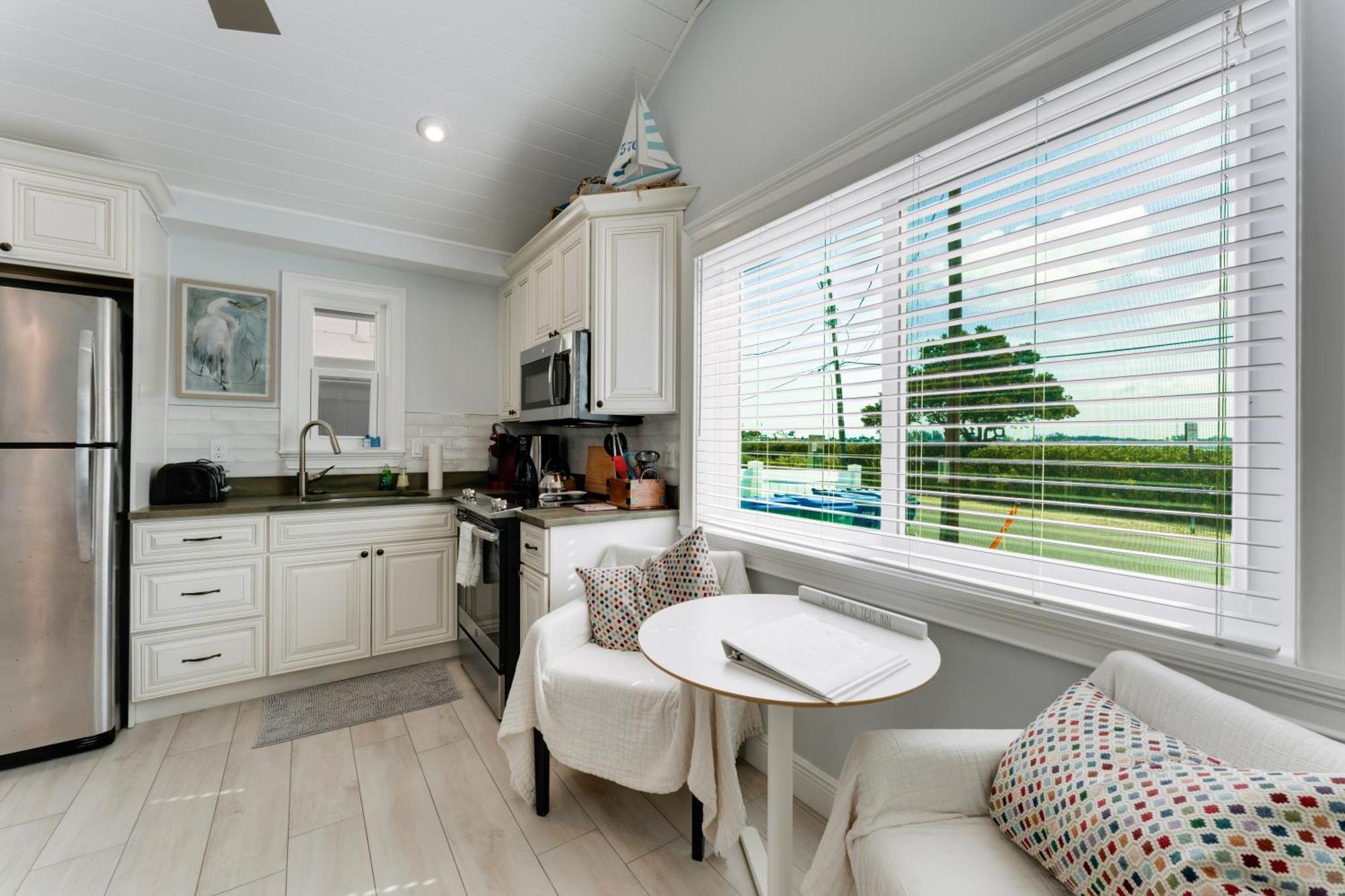 Tides Inn On The Bay Vacation Homes Bradenton Beach Exterior photo