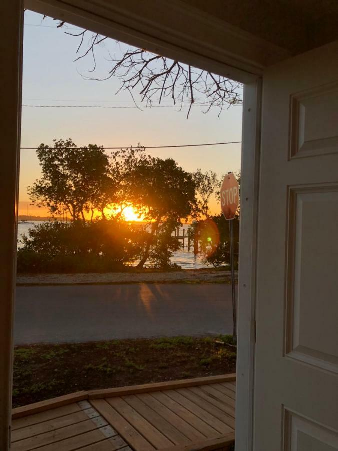 Tides Inn On The Bay Vacation Homes Bradenton Beach Exterior photo